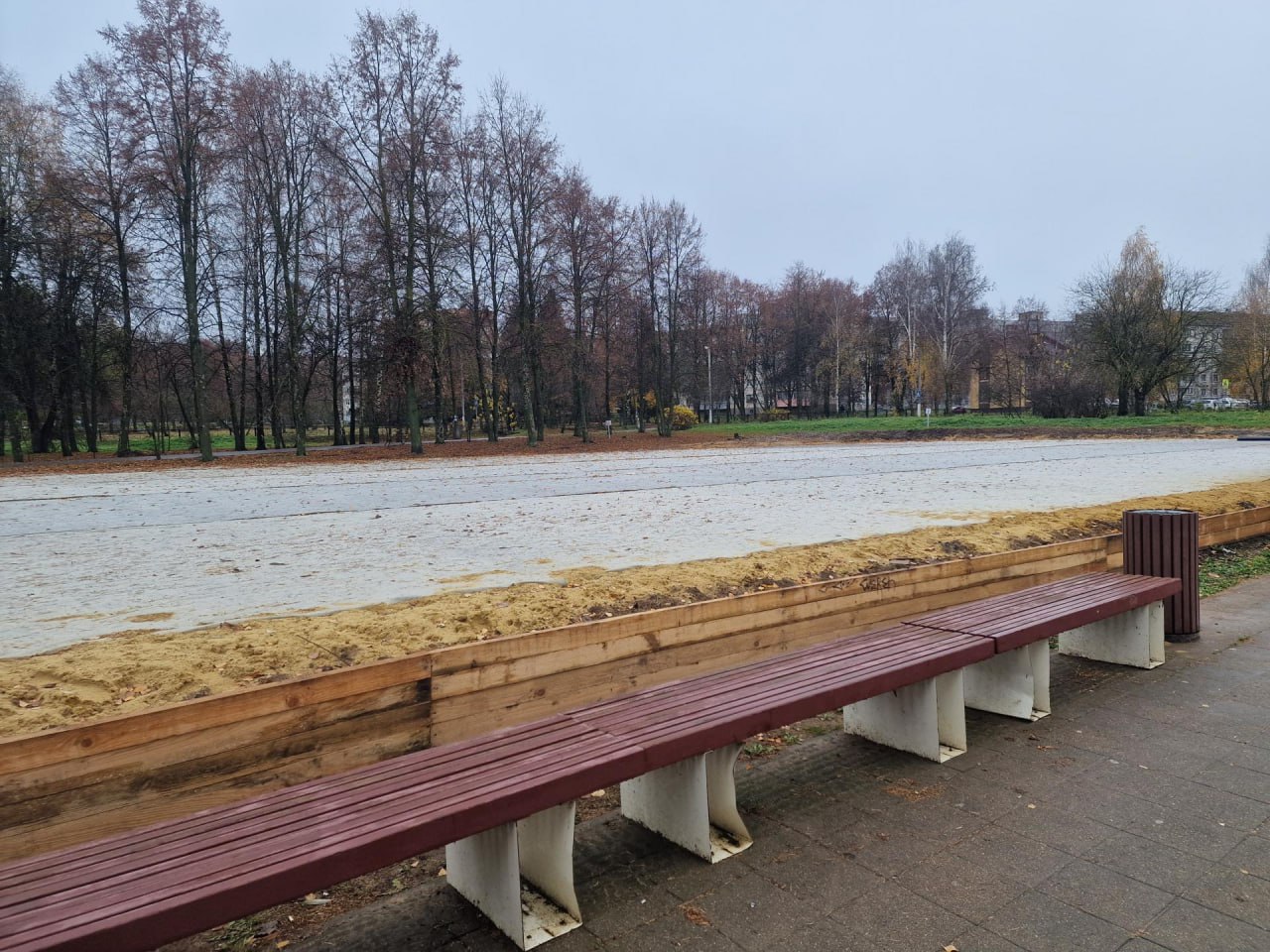 В Воскресенске на 40% построен сезонный каток на Новлянской набережной