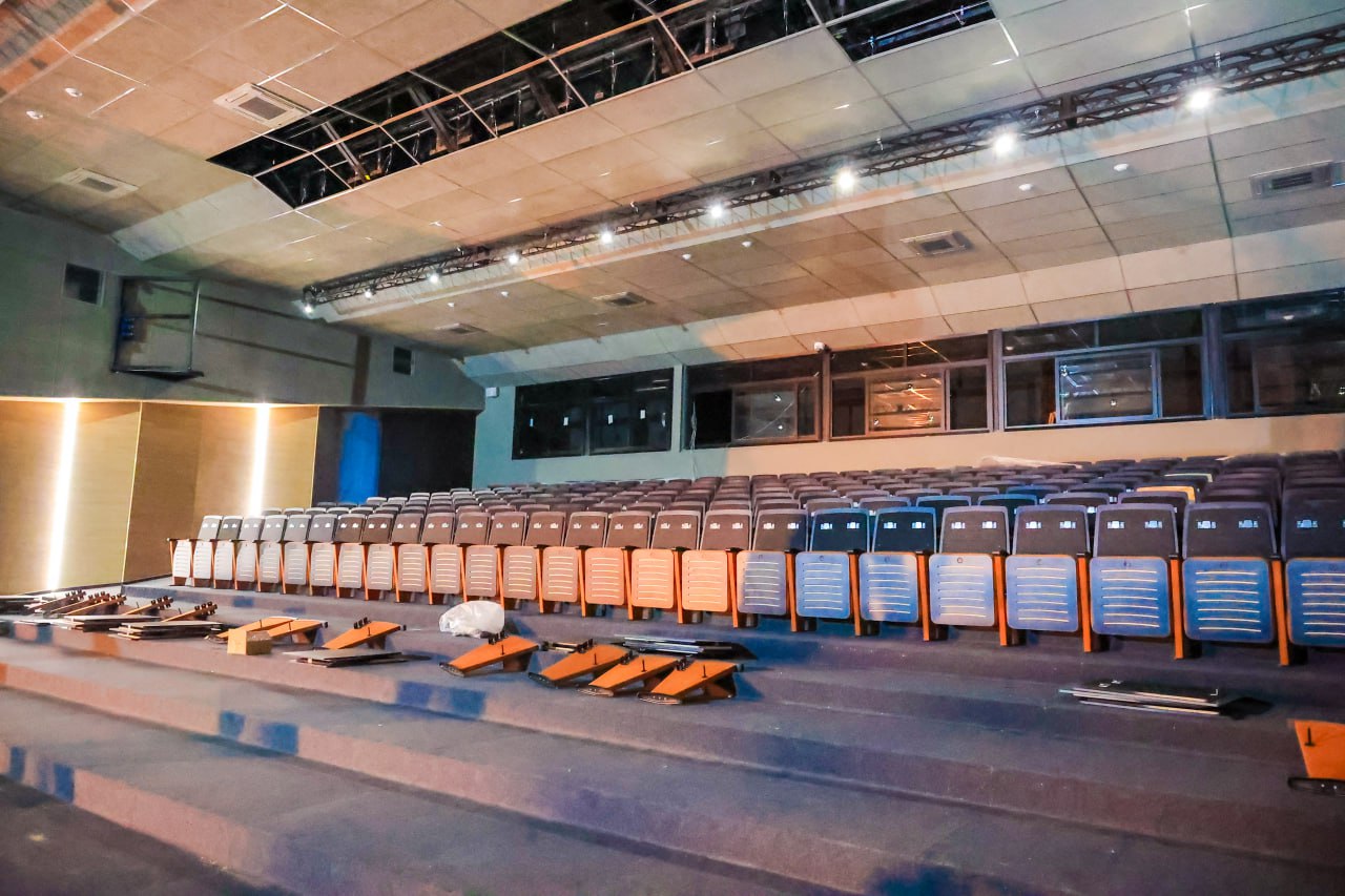 Юлия Купецкая:   Обновленный театр драмы и комедии «ФЭСТ» — последние штрихи Юлия Купецкая:   Обновленный театр драмы и комедии «ФЭСТ» — последние штрихи