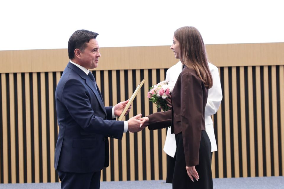 Андрей Воробьев поздравил волонтеров с Днем добровольца Московской области