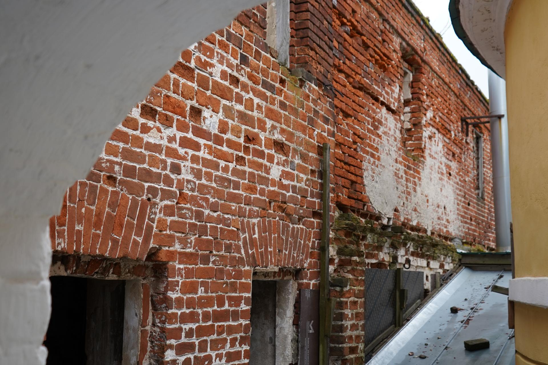 В ступинском Свято-Троицком Белопесоцком монастыре инициировали сбор средств для реставрации юго-восточной угловой башни В ступинском Свято-Троицком Белопесоцком монастыре инициировали сбор средств для реставрации юго-восточной угловой башни