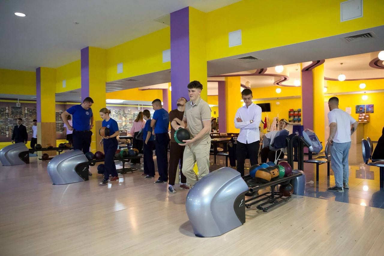 В День добровольца наградили 15 активистов молодёжных общественных организаций округа В День добровольца наградили 15 активистов молодёжных общественных организаций округа