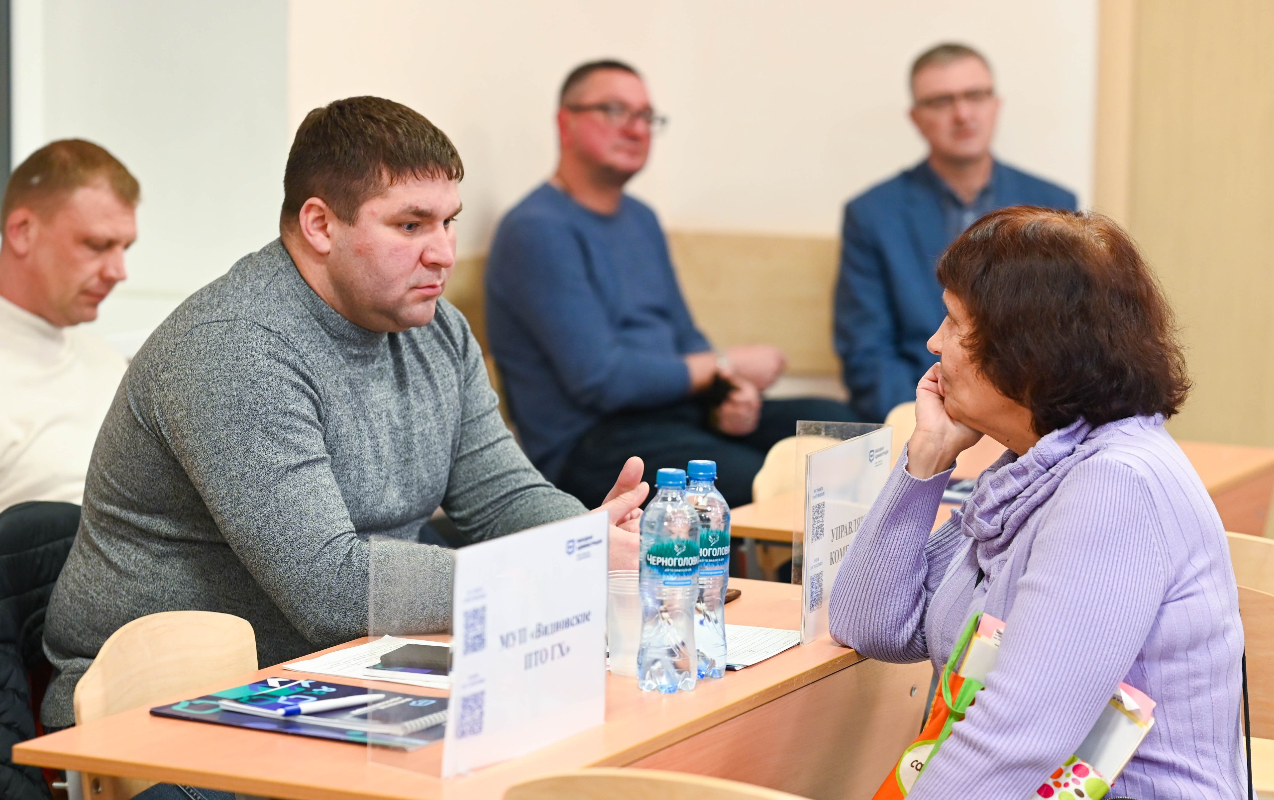 В Володарской школе состоялась очередная встреча в формате «выездной администрации», в которой приняли участие глава Ленинского округа Станислав Каторов, его заместители, руководители профильных управлений администрации... В Володарской школе состоялась очередная встреча в формате «выездной администрации», в которой приняли участие глава Ленинского округа Станислав Каторов, его заместители, руководители профильных управлений администрации...