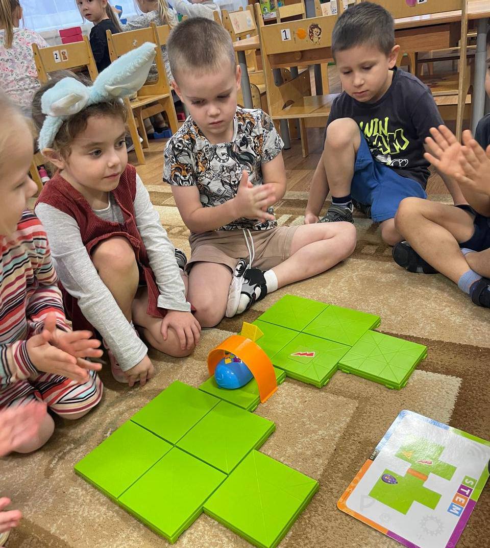 В рамках реализации проекта "Предшкола: стандарт детского сада" на тематической неделе "Инновационные технологии и практики" в МБОУ гимназии №2 м. о. Чехов (дошкольное отделение, здание 4) дети старшей группы с интересом... В рамках реализации проекта "Предшкола: стандарт детского сада" на тематической неделе "Инновационные технологии и практики" в МБОУ гимназии №2 м. о. Чехов (дошкольное отделение, здание 4) дети старшей группы с интересом...