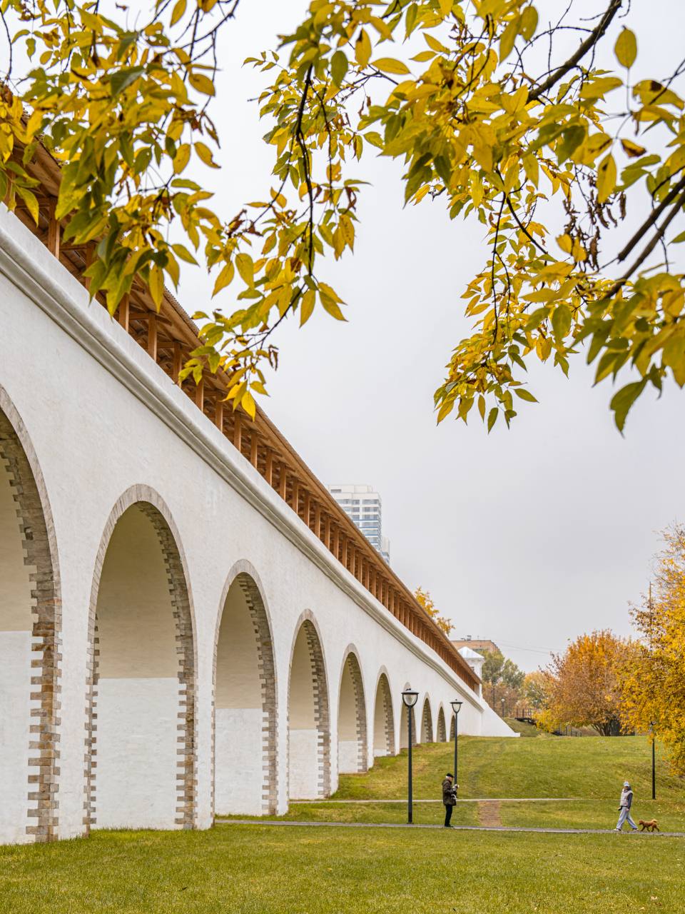 На моих фото Ростокинский акведук этой осенью На моих фото Ростокинский акведук этой осенью