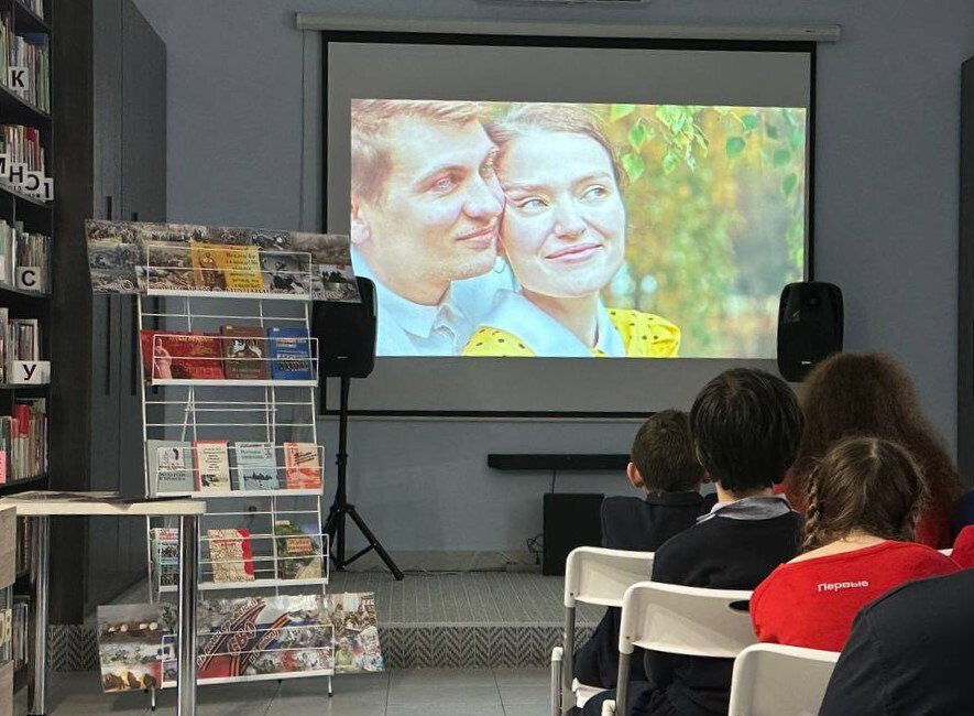 Письма с фронта и стихи о войне: патриотический квартирник в чеховской библиотеке Письма с фронта и стихи о войне: патриотический квартирник в чеховской библиотеке