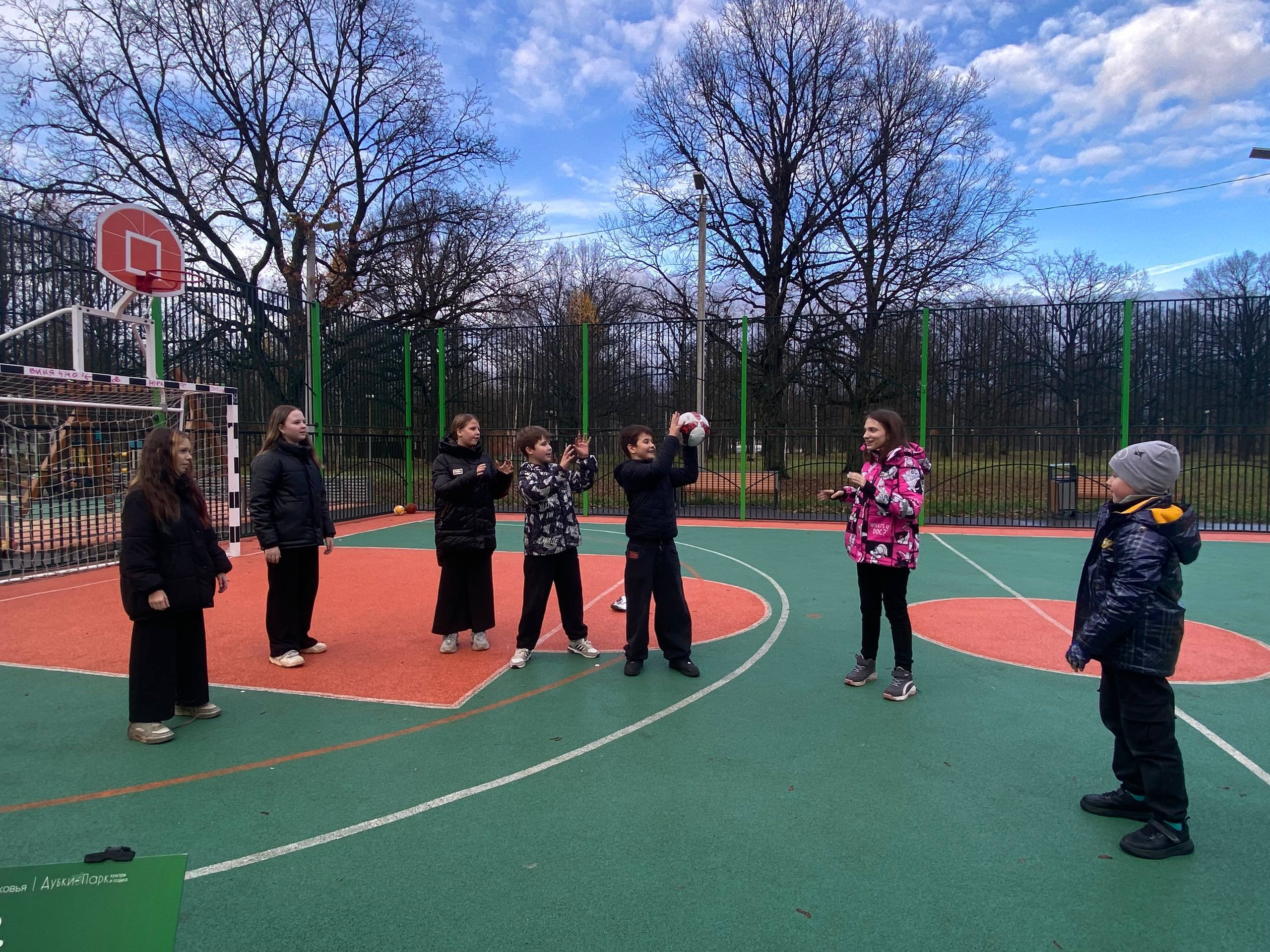 Сегодня в Парке «Дубки» с. Троицкое прошла активная разминка Спорт в парке Сегодня в Парке «Дубки» с. Троицкое прошла активная разминка Спорт в парке