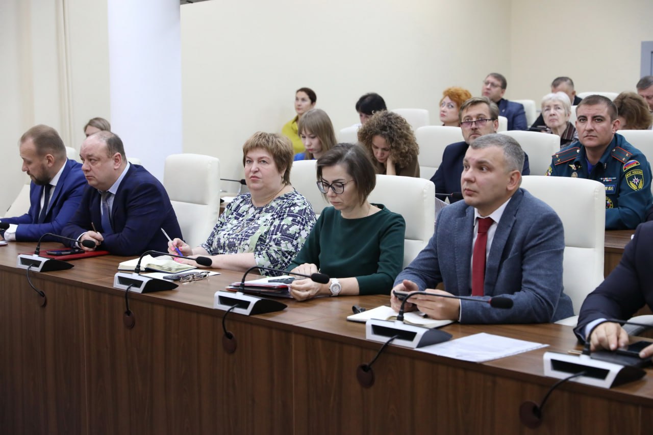 Оперативное совещание: в Долгопрудном обсудили вопросы содержания городского хозяйства Оперативное совещание: в Долгопрудном обсудили вопросы содержания городского хозяйства