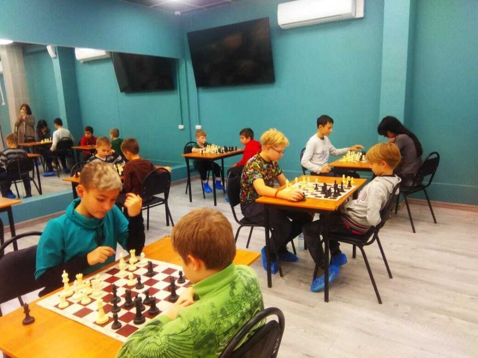 В шахматном клубе «Двойной шах» Молодёжного центра «Дружба» завершились квалификационные турниры