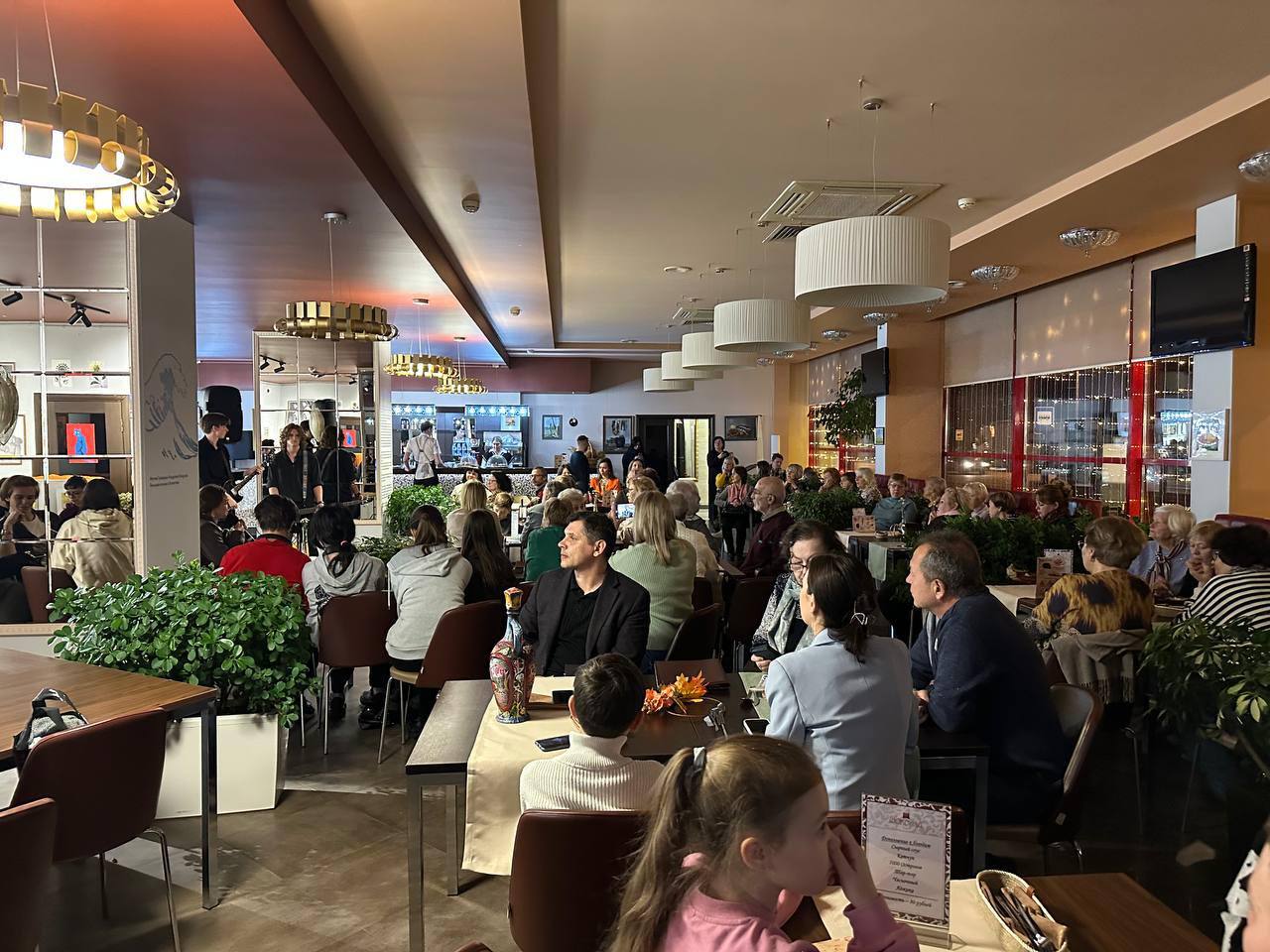 В Домодедово представили осеннюю художественную выставку в новом формате В Домодедово представили осеннюю художественную выставку в новом формате