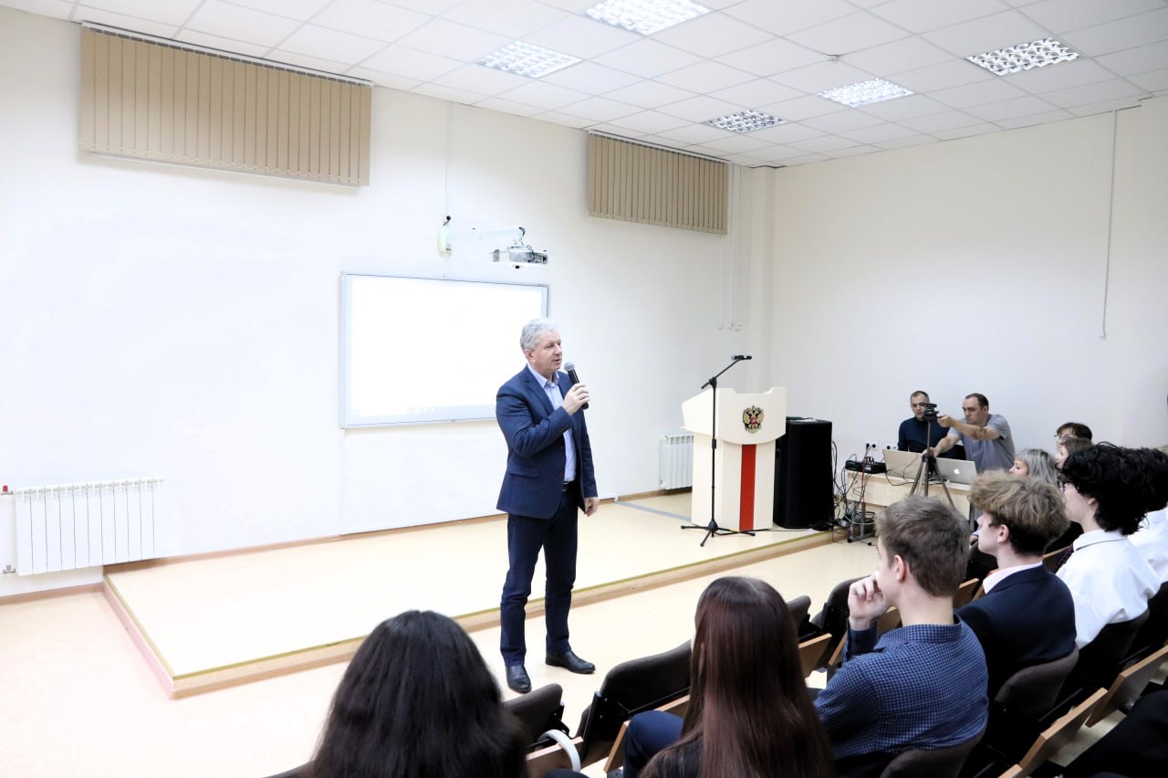 Напутствие от лучших: В Мытищах прошла акция в поддержку выпускников перед ЕГЭ Напутствие от лучших: В Мытищах прошла акция в поддержку выпускников перед ЕГЭ