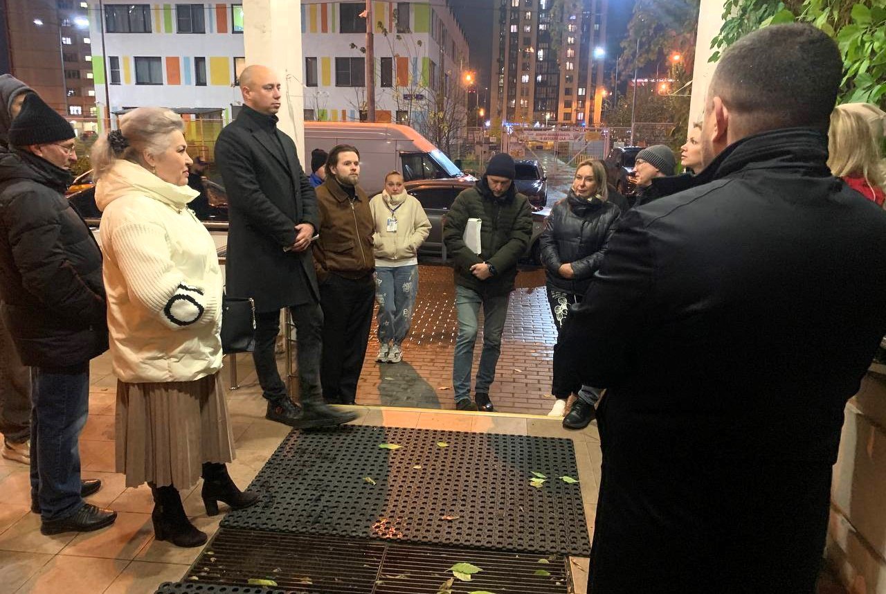 В Мытищах прошла встреча с жителями многоквартирного дома по улице Борисовке В Мытищах прошла встреча с жителями многоквартирного дома по улице Борисовке