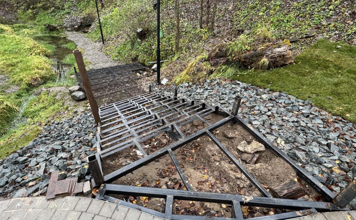 В Сергиевом Посаде ведётся благоустройство территории источника у Троице-Сергиевой лавры В Сергиевом Посаде ведётся благоустройство территории источника у Троице-Сергиевой лавры