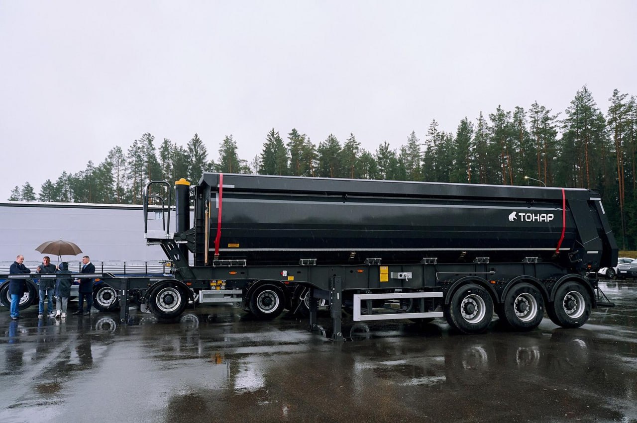 Компания «ТракСторБел» провела презентацию техники машиностроительного завода «Тонар» в Республике Беларусь Компания «ТракСторБел» провела презентацию техники машиностроительного завода «Тонар» в Республике Беларусь