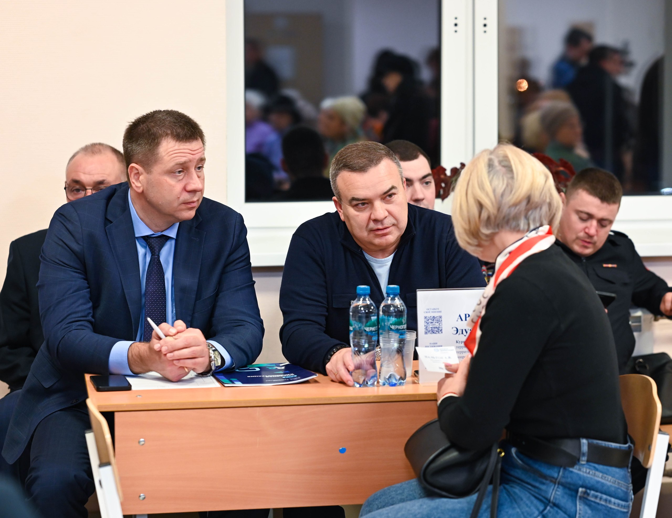 В Володарской школе состоялась очередная встреча в формате «выездной администрации», в которой приняли участие глава Ленинского округа Станислав Каторов, его заместители, руководители профильных управлений администрации... В Володарской школе состоялась очередная встреча в формате «выездной администрации», в которой приняли участие глава Ленинского округа Станислав Каторов, его заместители, руководители профильных управлений администрации...