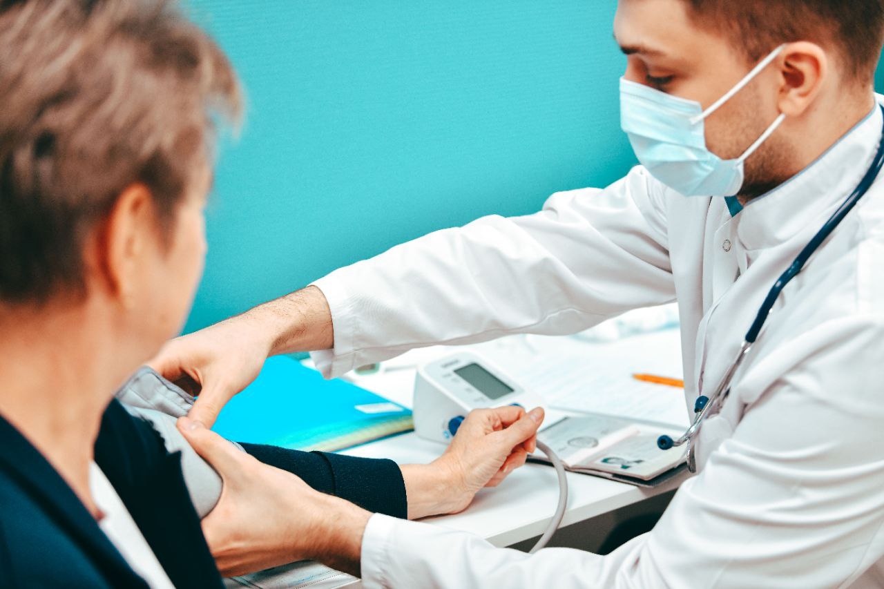 Интернет, телефон и чат-бот: как быстро записаться к врачу