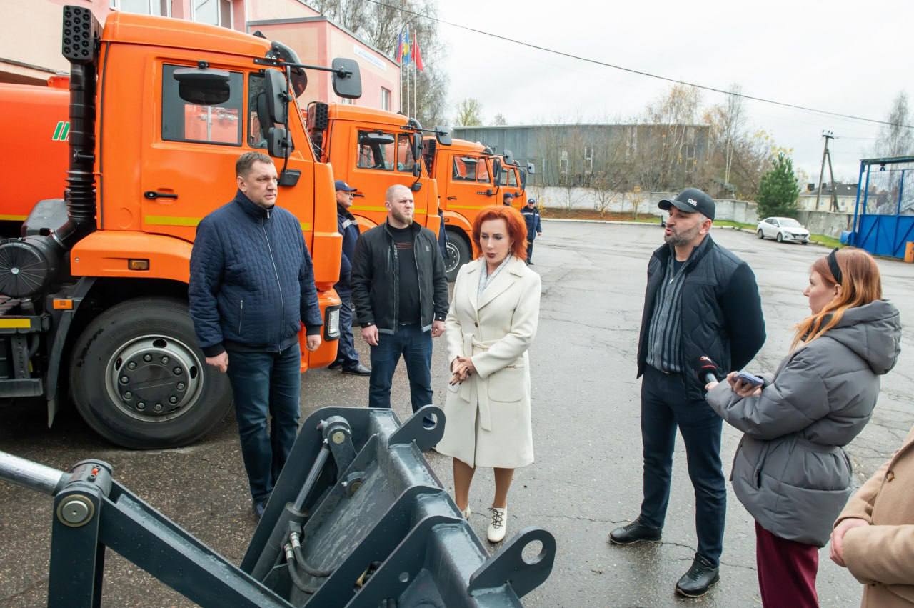 Татьяна Витушева: Сразу 5 единиц спецтехники пополнили автопарки 2-х основных ресурсоснабжающих предприятий муниципального округа Истра Татьяна Витушева: Сразу 5 единиц спецтехники пополнили автопарки 2-х основных ресурсоснабжающих предприятий муниципального округа Истра