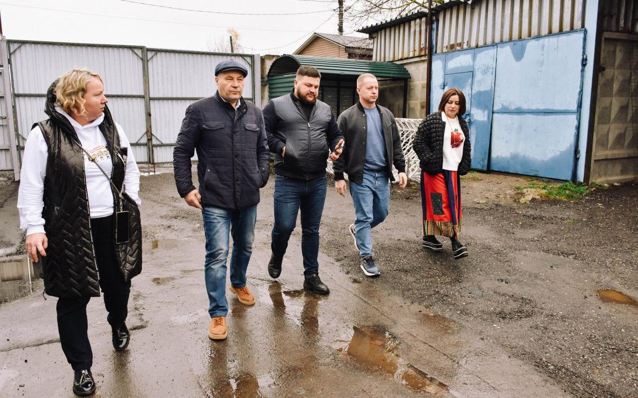 Новый год к нам мчится.... С каждым годом приближение Нового года в Пушкинском становится все более ощутимым благодаря стараниям сотрудников МКУ «Пушгорхоз». Уже не первый год они радуют жителей уникальными малыми... Новый год к нам мчится.... С каждым годом приближение Нового года в Пушкинском становится все более ощутимым благодаря стараниям сотрудников МКУ «Пушгорхоз». Уже не первый год они радуют жителей уникальными малыми...