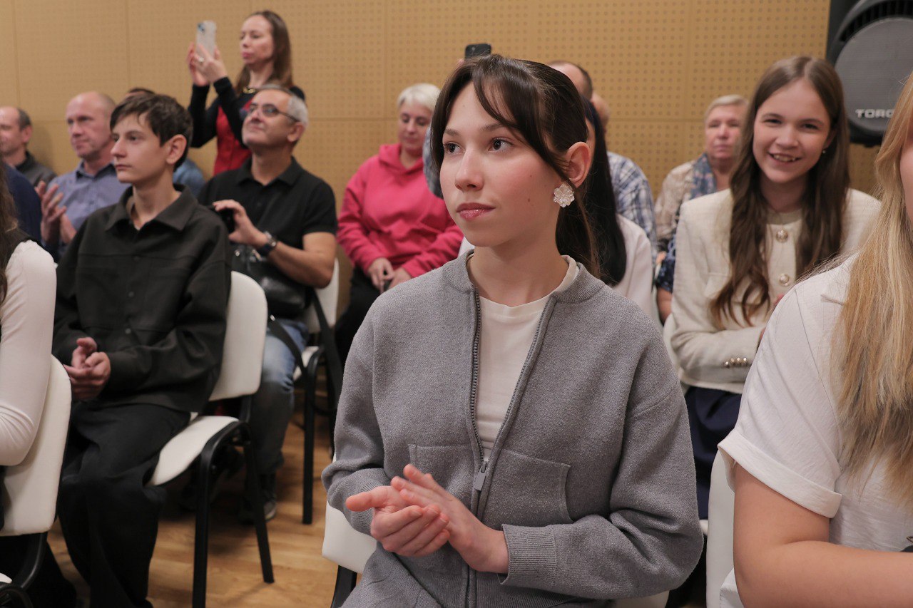 Школьники Королёва впервые получили паспорта гражданина России Школьники Королёва впервые получили паспорта гражданина России