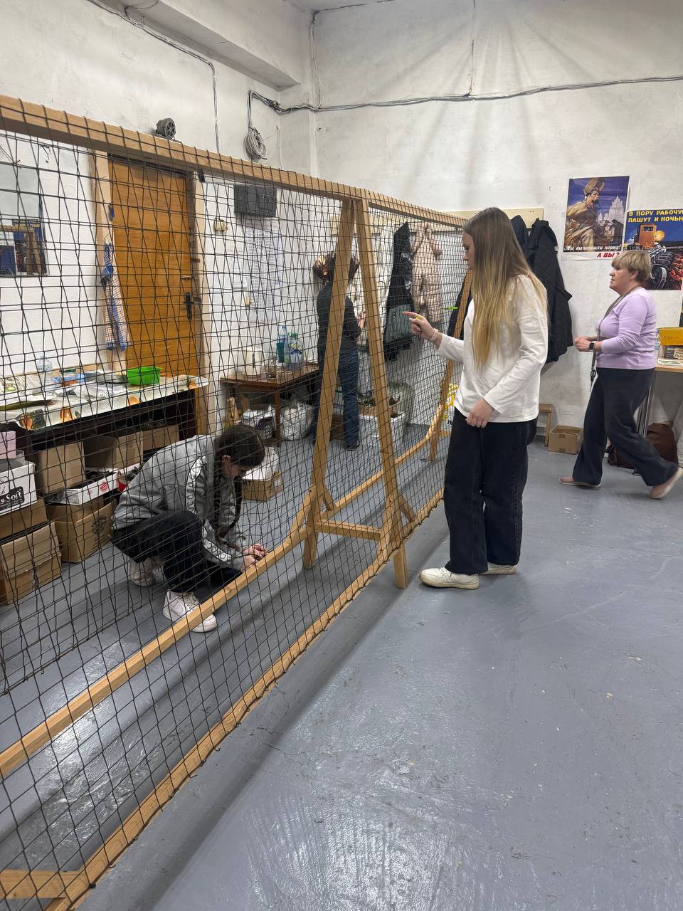 Волонтеры Подмосковья муниципального округа Чехов приняли участие в важной инициативе по плетению маскировочных сетей Волонтеры Подмосковья муниципального округа Чехов приняли участие в важной инициативе по плетению маскировочных сетей