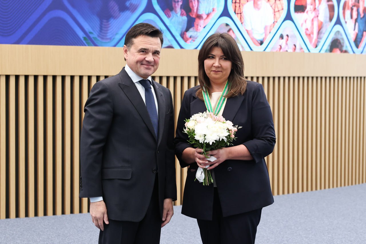 Андрей Воробьев: Сегодня вручил заслуженные награды семьям, которые воспитывают приемных детей