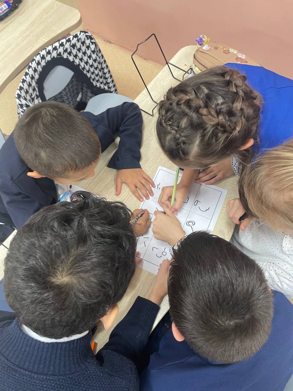 В рамках реализации проекта «Орлята России» учащиеся 2е класса МБОУ Любучанской СОШ (здание Столбовая) м.о.Чехов продолжили осваивать трек «Орлёнок-Эрудит» В рамках реализации проекта «Орлята России» учащиеся 2е класса МБОУ Любучанской СОШ (здание Столбовая) м.о.Чехов продолжили осваивать трек «Орлёнок-Эрудит»