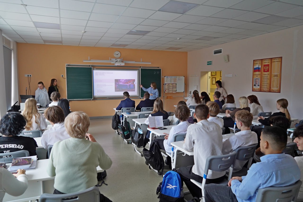 Коломенский завод вновь открыл свои двери для участников Всероссийской ежегодной профориентационной акции «Неделя без турникетов», которая в этом году проводится уже в 10-й раз Коломенский завод вновь открыл свои двери для участников Всероссийской ежегодной профориентационной акции «Неделя без турникетов», которая в этом году проводится уже в 10-й раз