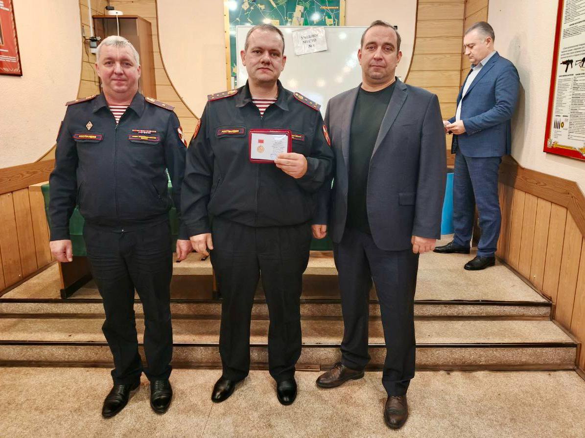 73 года на страже порядка — сотрудникам отдела вневедомственной охраны вручили награды в честь профессионального праздника 73 года на страже порядка — сотрудникам отдела вневедомственной охраны вручили награды в честь профессионального праздника