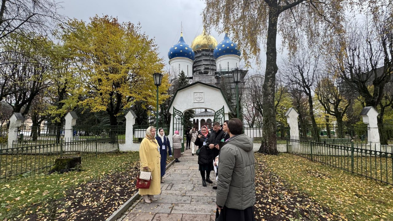 В Троице-Сергиевой лавре прошёл круглый стол с участием журналистов и блогеров Подмосковья В Троице-Сергиевой лавре прошёл круглый стол с участием журналистов и блогеров Подмосковья