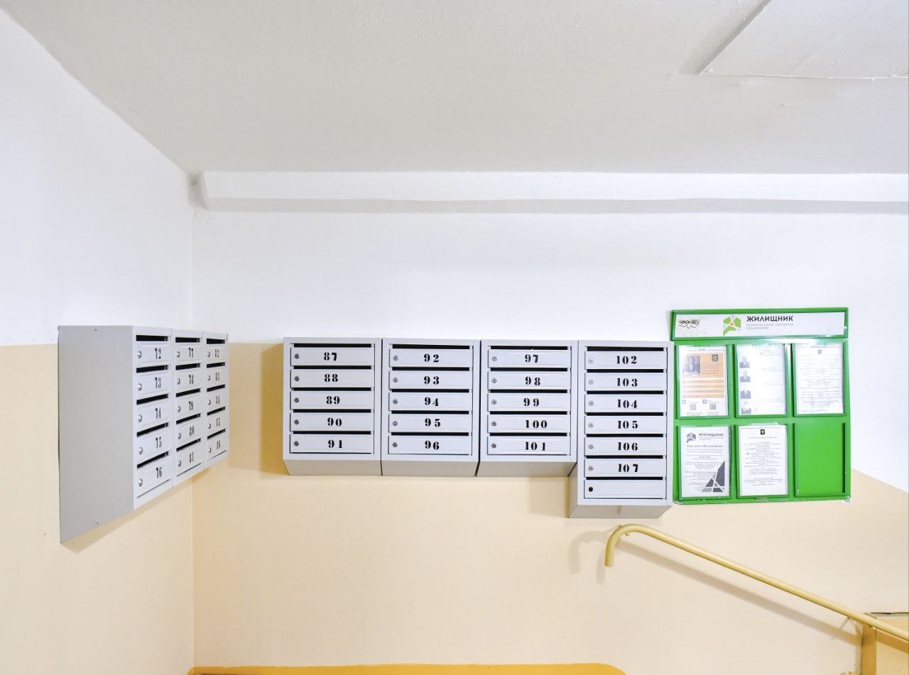 Жители и депутаты проверили итоги работ по ремонту подъездов в микрорайоне Подрезково Жители и депутаты проверили итоги работ по ремонту подъездов в микрорайоне Подрезково