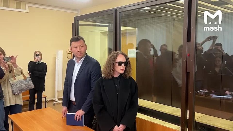 Аглае Тарасовой продлили ограничения определенных действий на три месяца