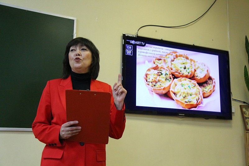 В рамках проекта «Культура для школьников» методисты ДК «Цементник» провели в Воскресенской кадетской школе тематическую программу «В каждой культуре – душа народа» В рамках проекта «Культура для школьников» методисты ДК «Цементник» провели в Воскресенской кадетской школе тематическую программу «В каждой культуре – душа народа»