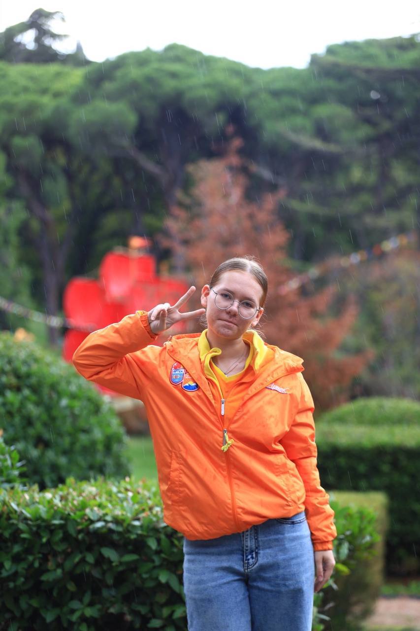 Совсем недавно закончилась самая яркая 11 смена в МДЦ «Артек» Активистка Движения Первых МБОУ СШ №10 имени С.Н. Воронина Дарья Дерзновенко побывала в лагере в награду за победу в конкурсе «Вектор успеха - 2025» В детском... Совсем недавно закончилась самая яркая 11 смена в МДЦ «Артек» Активистка Движения Первых МБОУ СШ №10 имени С.Н. Воронина Дарья Дерзновенко побывала в лагере в награду за победу в конкурсе «Вектор успеха - 2025» В детском...