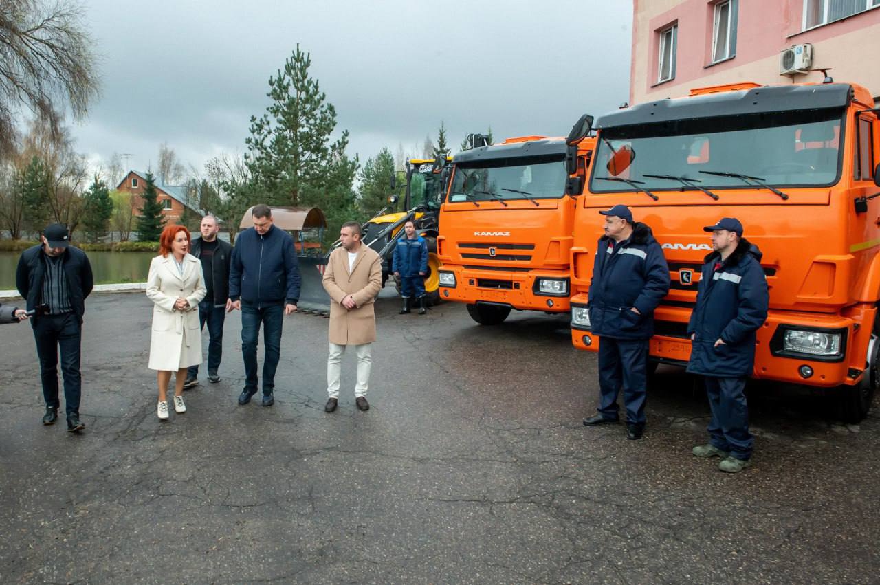 Татьяна Витушева: Сразу 5 единиц спецтехники пополнили автопарки 2-х основных ресурсоснабжающих предприятий муниципального округа Истра Татьяна Витушева: Сразу 5 единиц спецтехники пополнили автопарки 2-х основных ресурсоснабжающих предприятий муниципального округа Истра