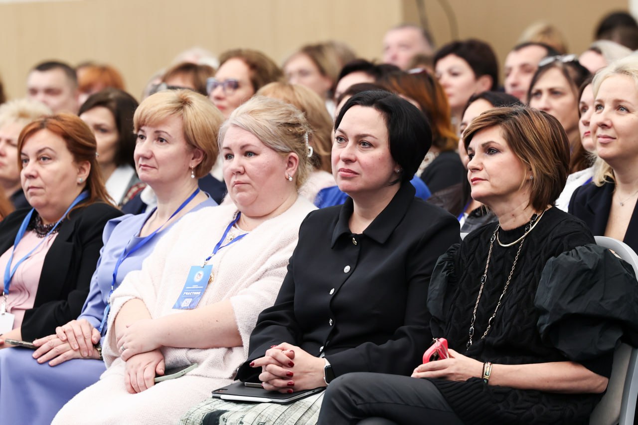 Андрей Воробьев: Сегодня вручил заслуженные награды семьям, которые воспитывают приемных детей Андрей Воробьев: Сегодня вручил заслуженные награды семьям, которые воспитывают приемных детей