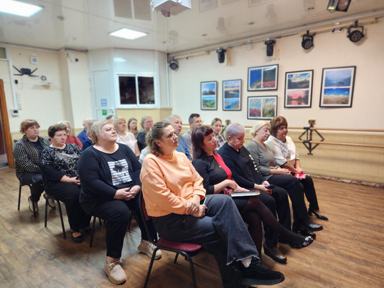 Сергиево-Посадская городская прокуратура провела профилактическую беседу с сотрудниками Дома творчества «Истоки» на тему противодействия телефонному мошенничеству Сергиево-Посадская городская прокуратура провела профилактическую беседу с сотрудниками Дома творчества «Истоки» на тему противодействия телефонному мошенничеству