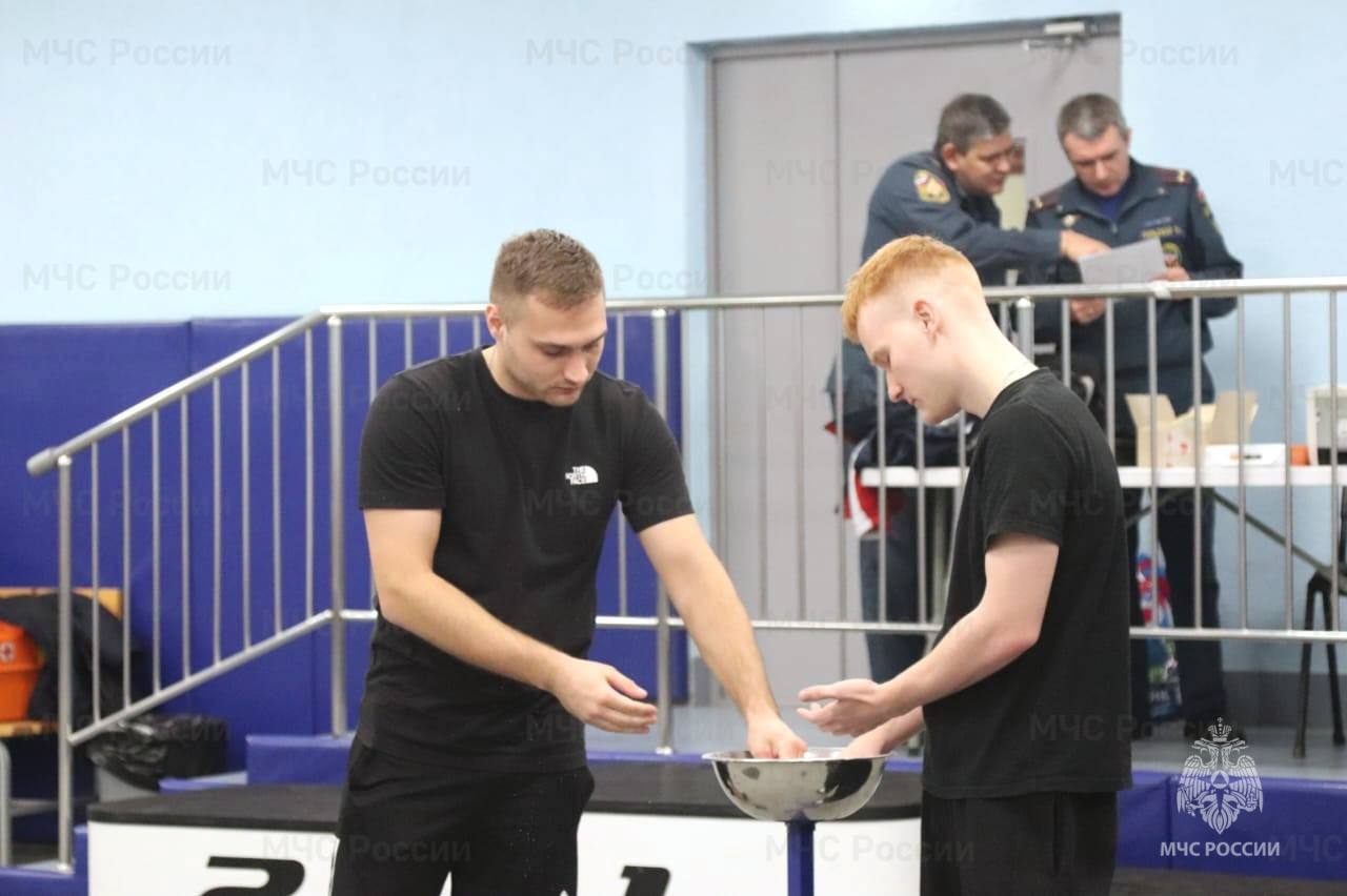 В Подмосковье определили лучших сотрудников МЧС России по гиревому спорту В Подмосковье определили лучших сотрудников МЧС России по гиревому спорту