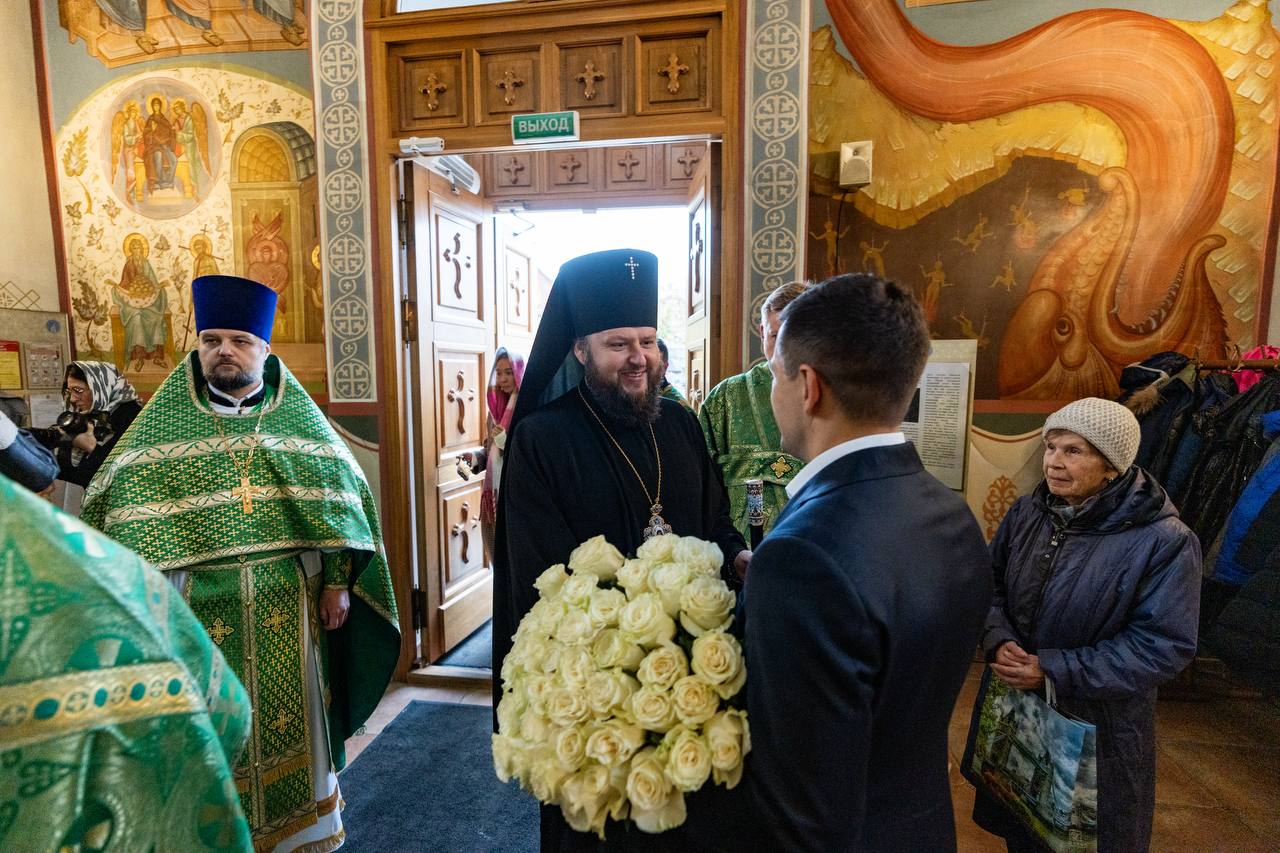 Станислав Каторов: В день почитания святого Иосифа Волоцкого совместно с депутатами Совета депутатов Ленинского округа присутствовали на богослужении, которое возглавил Архиепископ Аксий в храме Преподобного Иосифа Волоцкого... Станислав Каторов: В день почитания святого Иосифа Волоцкого совместно с депутатами Совета депутатов Ленинского округа присутствовали на богослужении, которое возглавил Архиепископ Аксий в храме Преподобного Иосифа Волоцкого...