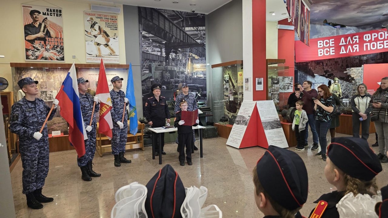 Торжественную присягу приняли первые кадеты Сергиевской школы Торжественную присягу приняли первые кадеты Сергиевской школы