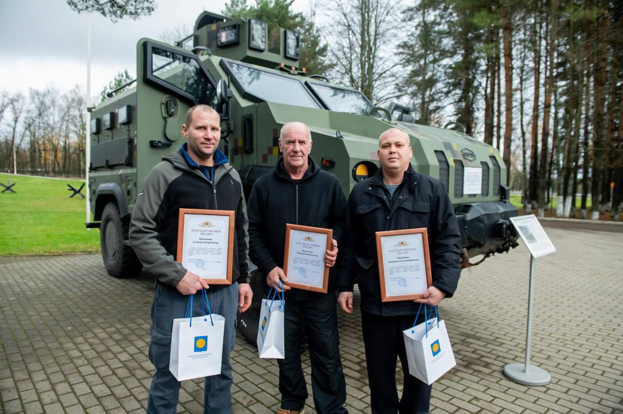 Татьяна Витушева: Передали в наш Ленино-Снегирёвский военно-исторический музей один из самых крупных трофеев - бронеавтомобиль «Варта» 44 MRAP Татьяна Витушева: Передали в наш Ленино-Снегирёвский военно-исторический музей один из самых крупных трофеев - бронеавтомобиль «Варта» 44 MRAP