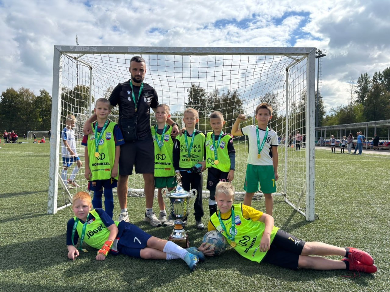 Спортсмены футбольного отделения учреждения допобразования «Озёры» успешно завершили игровой сезон Спортсмены футбольного отделения учреждения допобразования «Озёры» успешно завершили игровой сезон