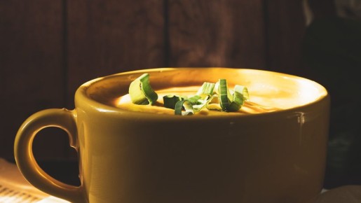 Вместо надоевших щей и рассольника: вот какой суп дома готовят шеф-повара