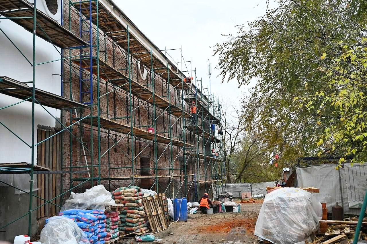 Контроль на федеральном уровне: капитальный ремонт Дворца культуры «Исток» в активной стадии Контроль на федеральном уровне: капитальный ремонт Дворца культуры «Исток» в активной стадии