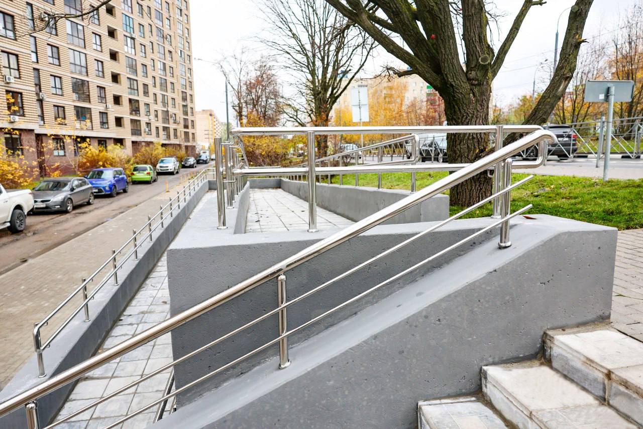 Юлия Купецкая: По просьбе жителей обновили пешеходную коммуникацию на улице Колпакова Юлия Купецкая: По просьбе жителей обновили пешеходную коммуникацию на улице Колпакова