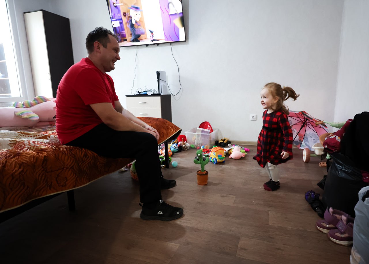 Андрей Воробьев: В Волоколамске встретился с переселенцами из аварийного жилья Андрей Воробьев: В Волоколамске встретился с переселенцами из аварийного жилья