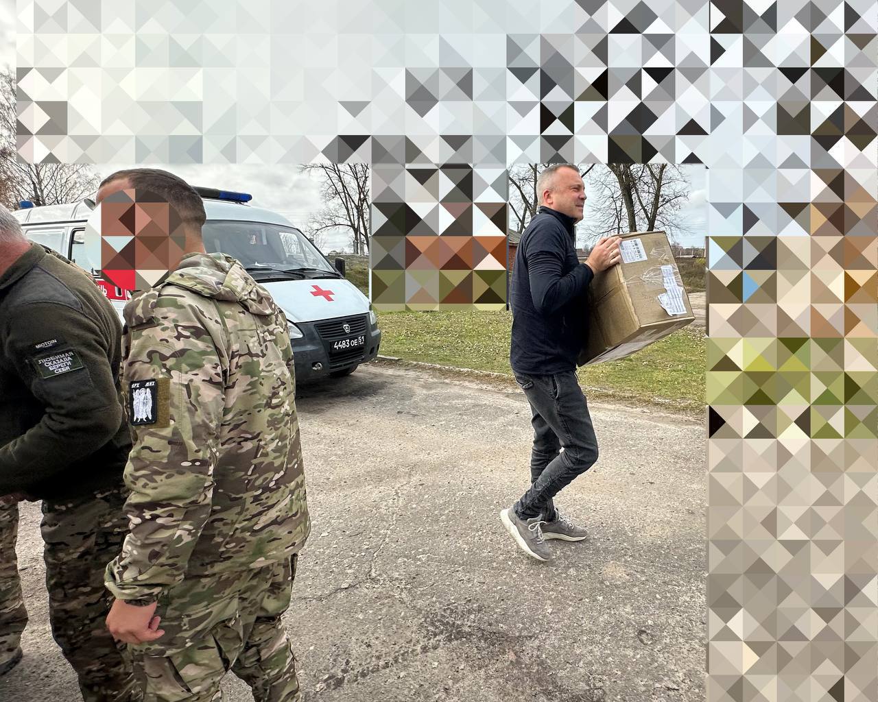 Евгений Попов: Друзья, наша «Нива», переданная семьей Александра и Людмилы Ж., теперь помогает медикам вывозить раненых с линии фронта Евгений Попов: Друзья, наша «Нива», переданная семьей Александра и Людмилы Ж., теперь помогает медикам вывозить раненых с линии фронта