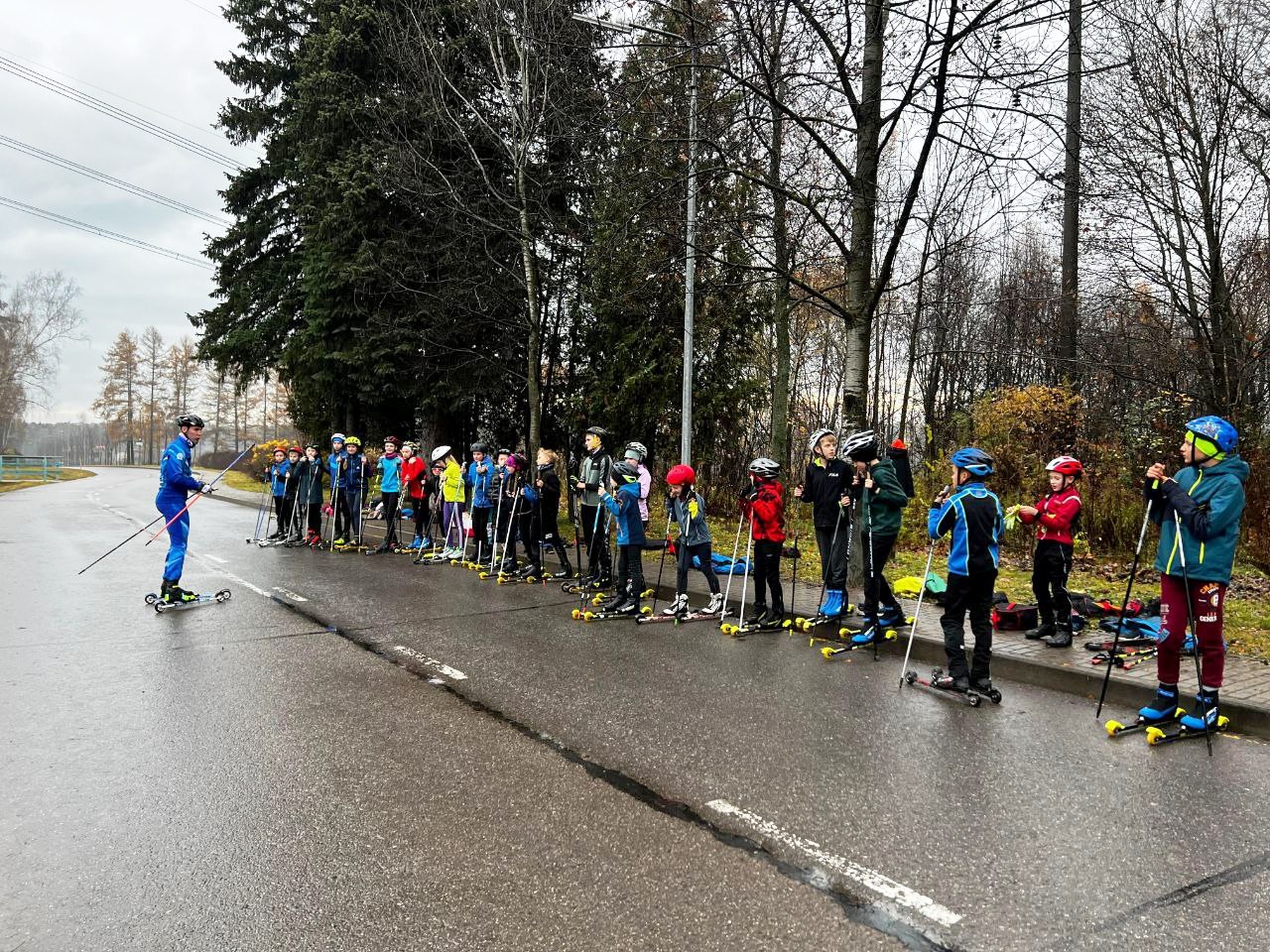 29 октября для воспитанников спортшколы «Ивантеевка» прошел по-настоящему ценный мастер-класс по лыжным гонкам
