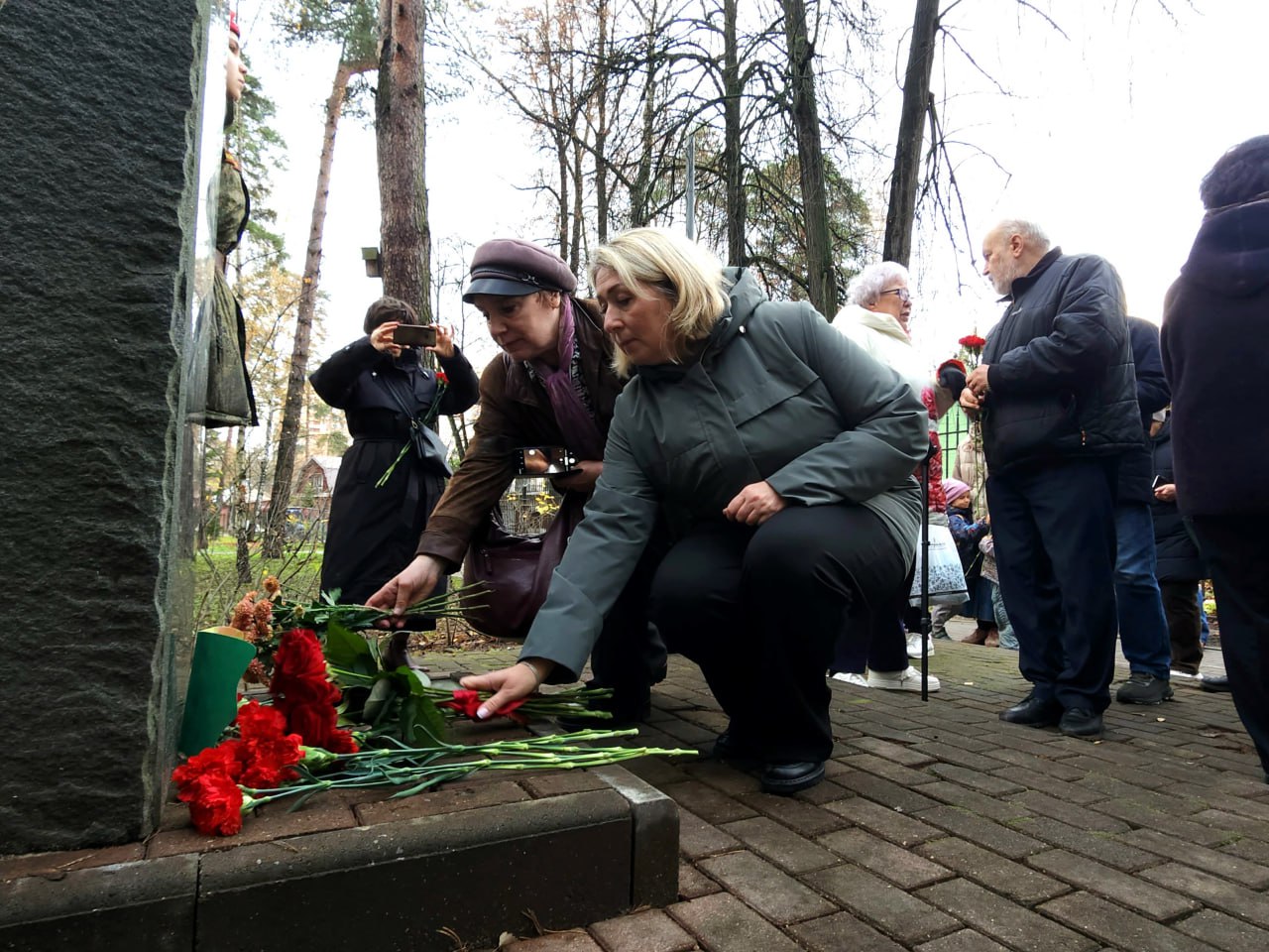 В Мытищах почтили память жертв политических репрессий В Мытищах почтили память жертв политических репрессий