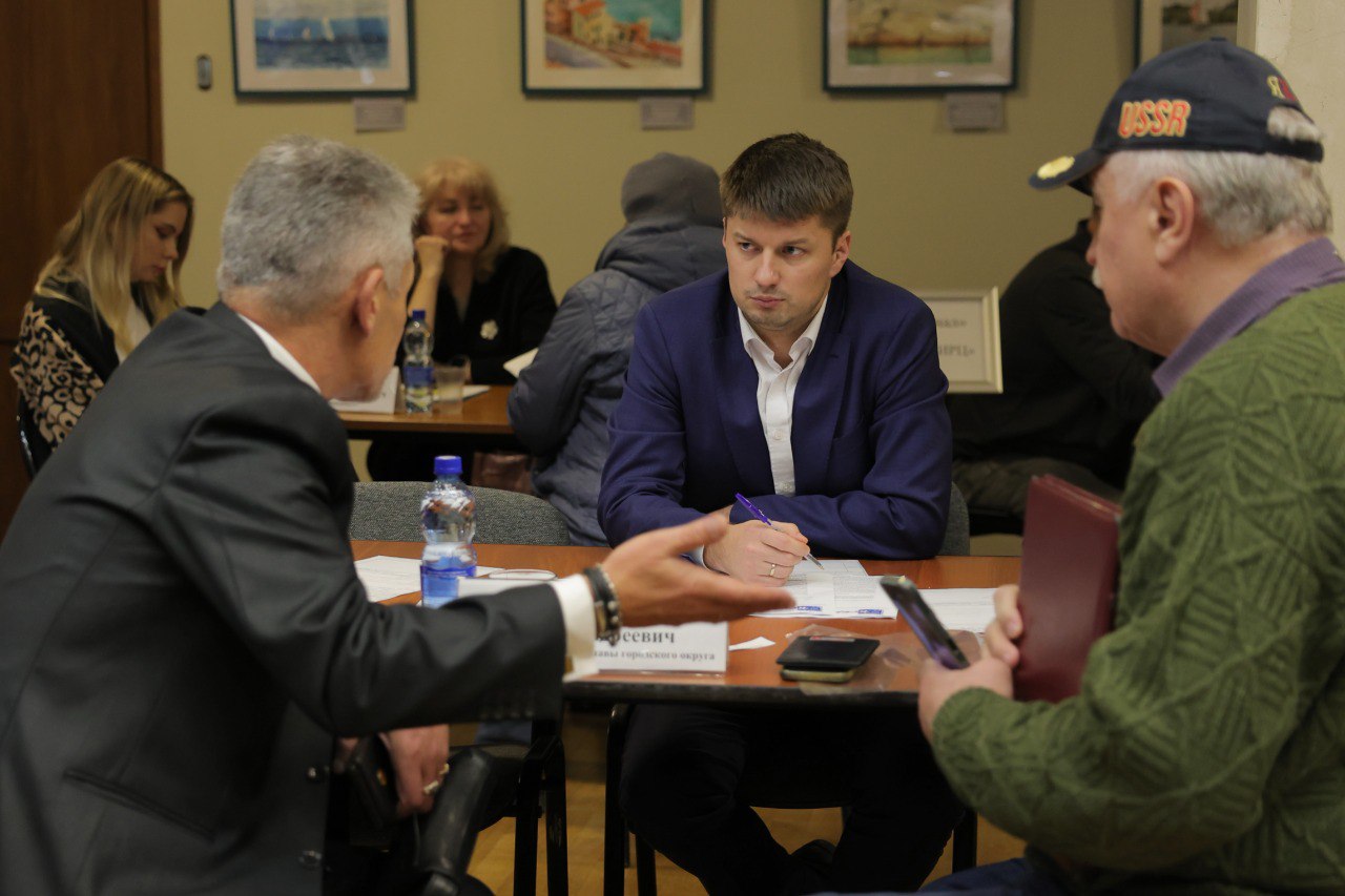 Более 190 человек пришли на «Выездную администрацию» Более 190 человек пришли на «Выездную администрацию»