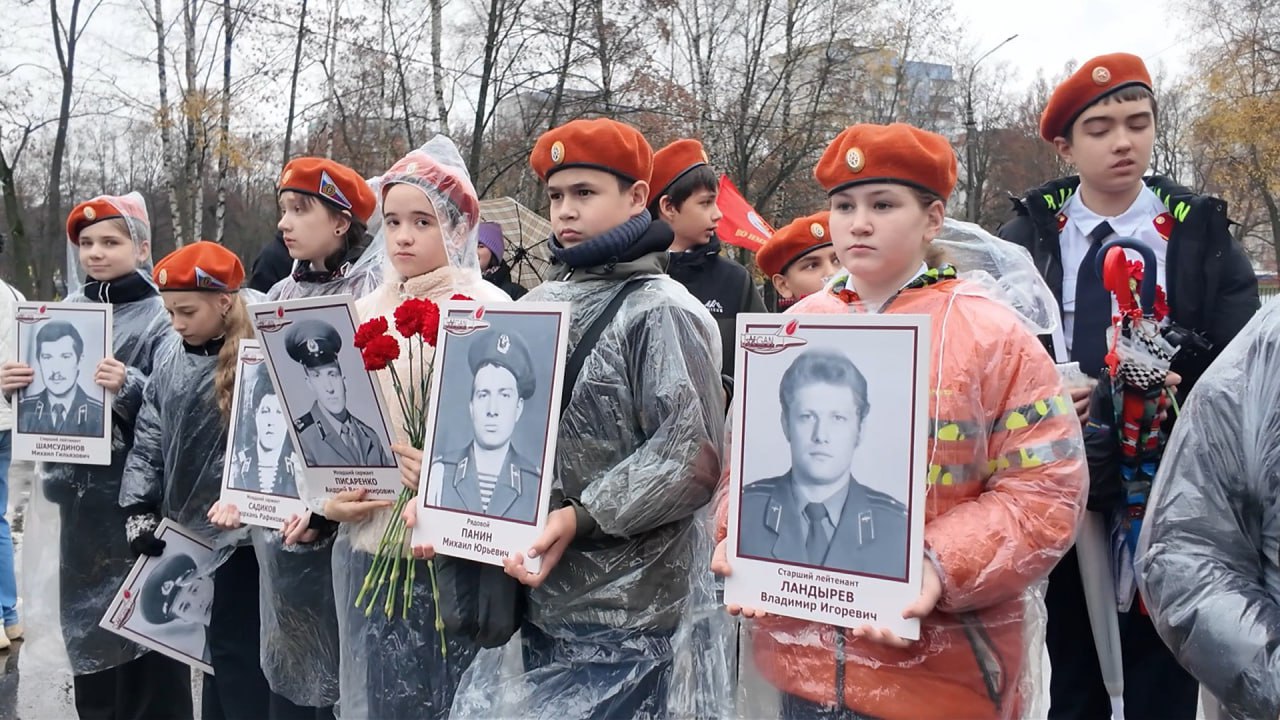 На здании Раменской школы №19 открыта мемориальная доска в память воина-афганца Владимира Ландырева На здании Раменской школы №19 открыта мемориальная доска в память воина-афганца Владимира Ландырева