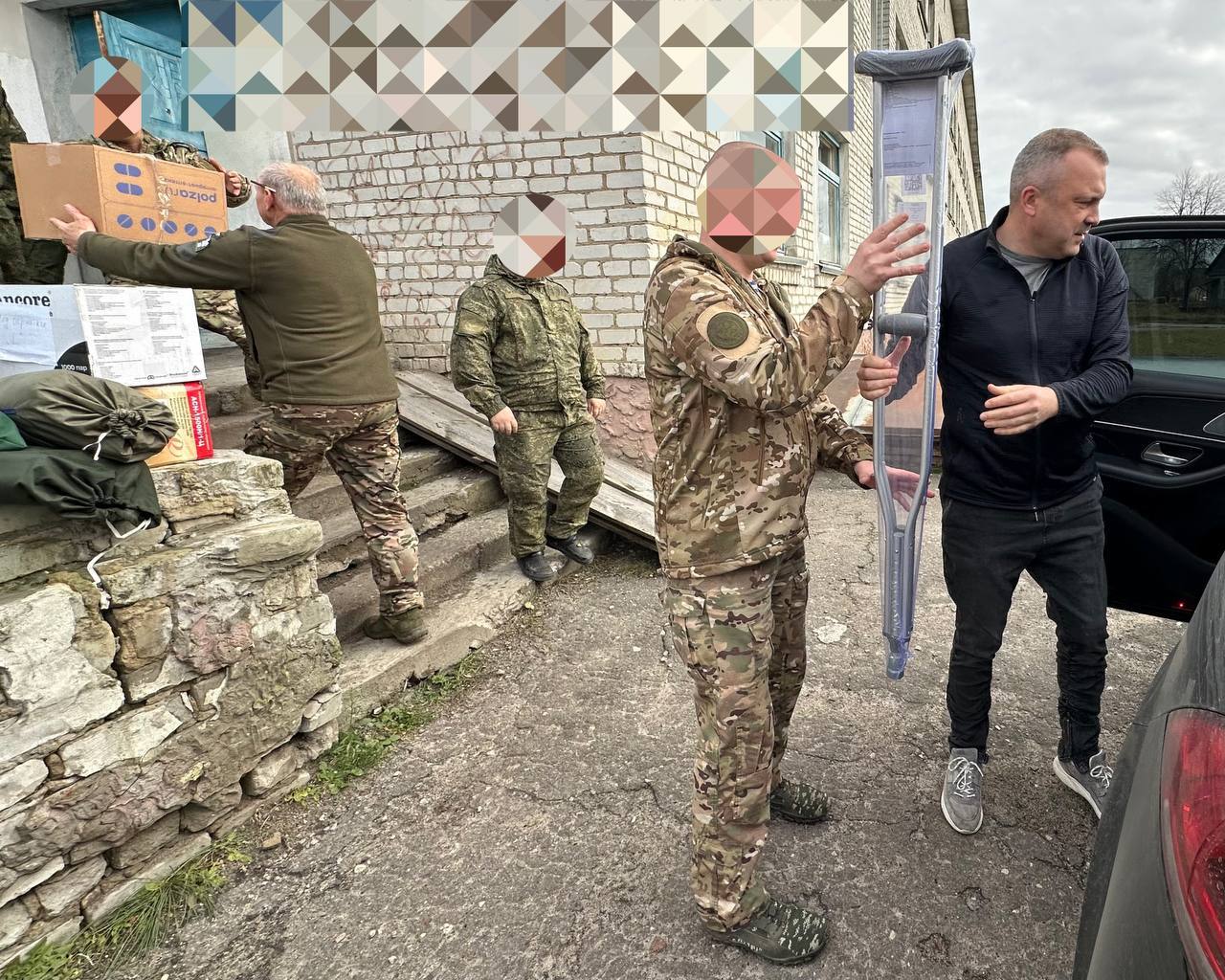 Евгений Попов: Друзья, наша «Нива», переданная семьей Александра и Людмилы Ж., теперь помогает медикам вывозить раненых с линии фронта Евгений Попов: Друзья, наша «Нива», переданная семьей Александра и Людмилы Ж., теперь помогает медикам вывозить раненых с линии фронта